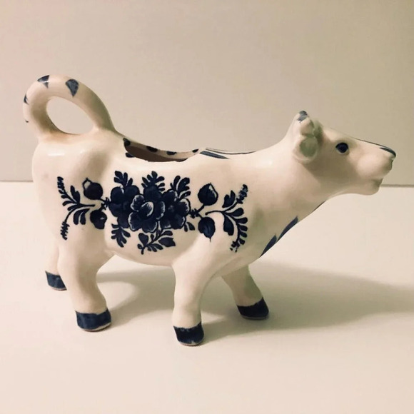Vintage Delft Style Cow Creamer 6 Inch Long Figurine Flowers Windmill - Picture 12 of 15